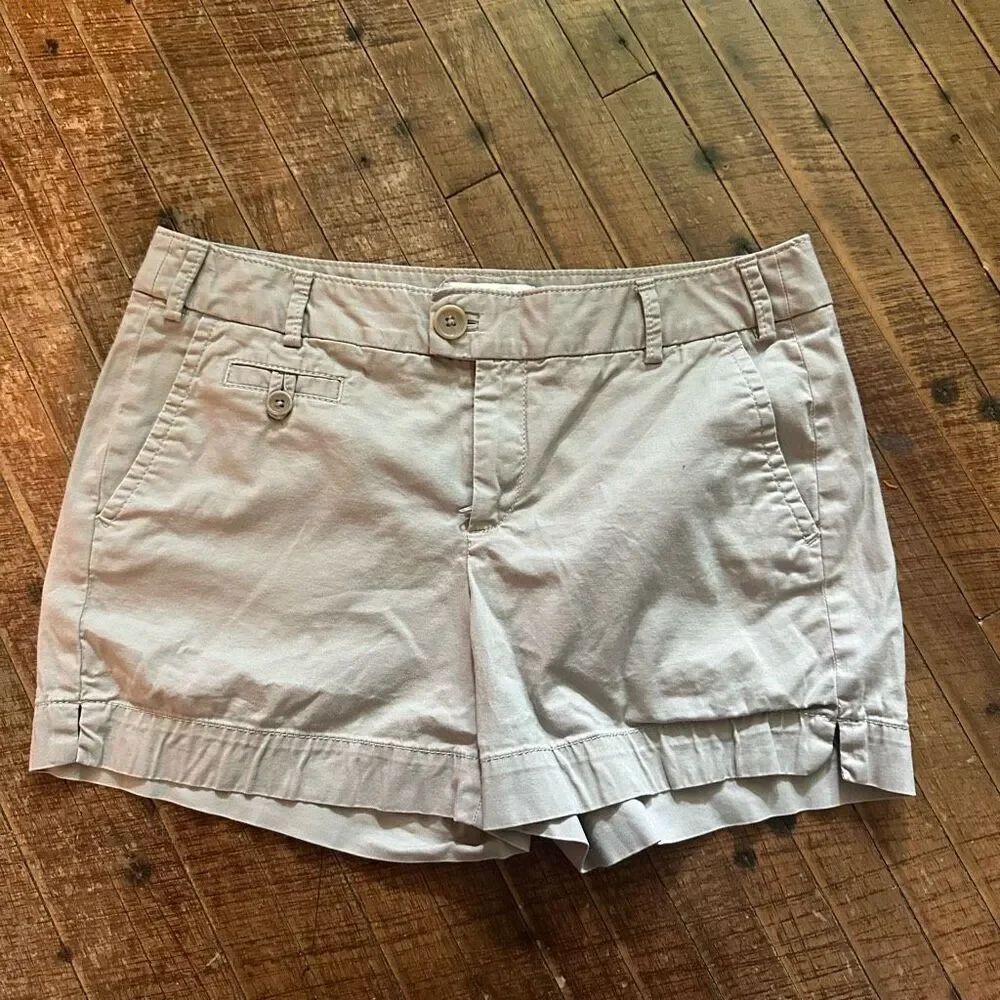 Loft Martin fit tan flat front normcore size 8 shorts